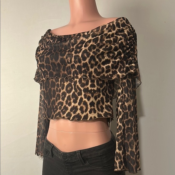 Verdusa Women's Off Shoulder Top Shirt Bell Sleeves Animal Print Fit Crop Size L - Picture 1 of 13